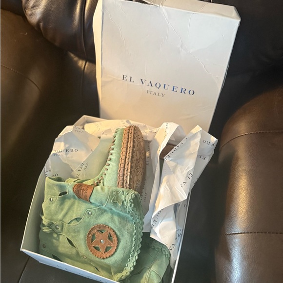 El Vaquero Mirea Silverstone Green Wedge Mocassin Boots!! NEW W/TAGS, dust bag - Picture 9 of 9